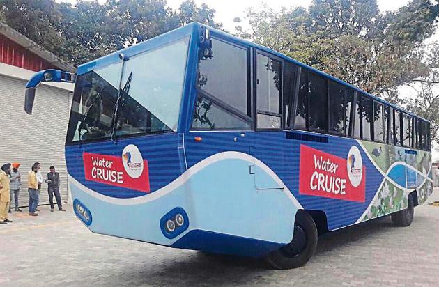 The new Amphibious bus at Harike lake near Amritsar on Sunday.(HT Photo)