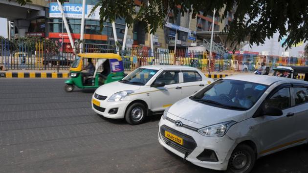 The protesting cab drivers association said it was yet to call off the strike. (Parveen Kumar/HT Photo) The protesting cab drivers association said it was yet to call off the strike. (Parveen Kumar/HT Photo)