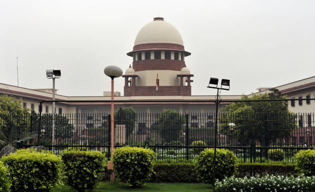 The Supreme Court is hearing whether courts can allow parties to settle criminal cases relating to offences which have been kept in the CrPC list of crimes.(HT File) The Supreme Court is hearing whether courts can allow parties to settle criminal cases relating to offences which have been kept in the CrPC list of crimes.(HT File)