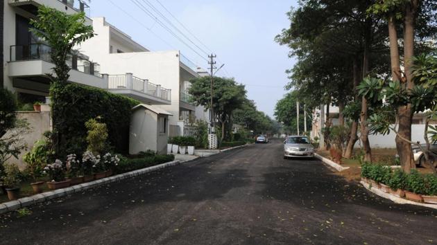 Residents claimed they paid nearly Rs 37 lakh of the total cost of Rs 40 lakh spent on relaying the roads. (Parveen Kumar/HT Photo) Residents claimed they paid nearly Rs 37 lakh of the total cost of Rs 40 lakh spent on relaying the roads. (Parveen Kumar/HT Photo)