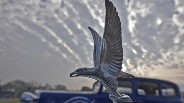 Alvis’ symbol. Spectators were treated to over 100 classic and vintage cars and 20 bikes rallying on the roads of Delhi. (Ravi Choudhary/HT PHOTO)