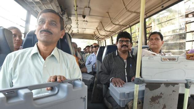 HEADING TOWARDS THE BIG DAY: EVMs were distributed at Prabhat colony, Santacruz, on Monday. (PRATHAM GOKHALE/HT)
