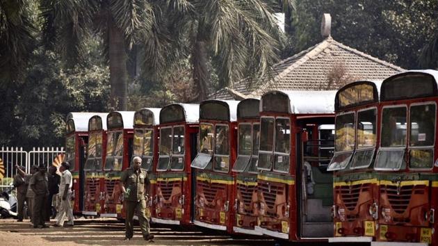 READY, STEADY TO GO: BEST buses kept ready at Atre Maidan, Ghatkopar to take officials to polling booths. (ARIJIT SEN/HT)