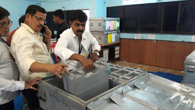 ALL SET: Officials check the arrangements for the elections in Mumbai and Thane on February 21. (PRAFUL GANGURDE)