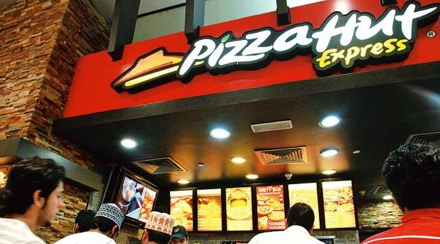 Pizza Hut invited Indian Space Research Organisation (ISRO) employees across the country to walk into select Pizza hut stores and treated them to a Pan Pizza.(Live Mint File Photo)