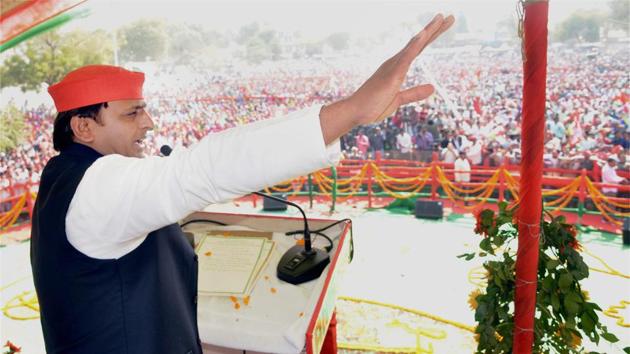 UP chief minister Akhilesh Yadav at an election rally in Amethi on Monday.(PTI)