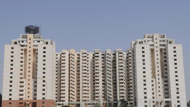 Multi-storied apartments along Noida-Greater Noida expressway, in Noida.(HT file photo)