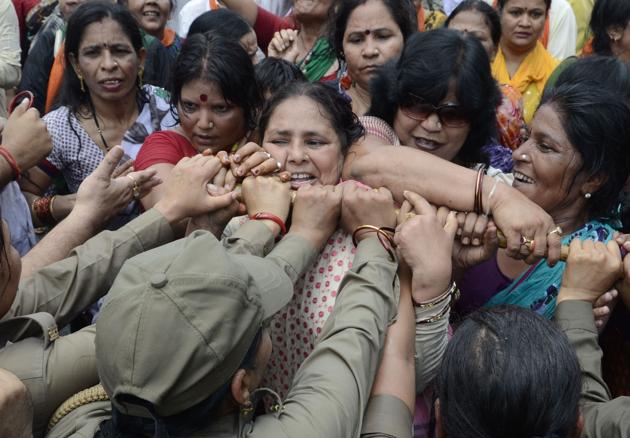 BJP women activists protest against state goverment after the Badaun rape case, Lucknow, June 2, 2014 )(Hindustan Times) BJP women activists protest against state goverment after the Badaun rape case, Lucknow, June 2, 2014 )(Hindustan Times)