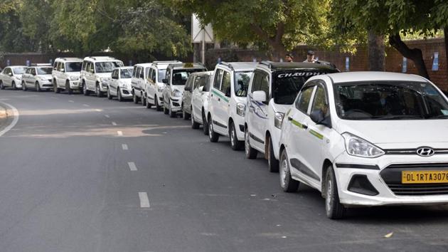 The march led by Sarvodaya Drivers Association of Delhi (SDAD), which has also led the ongoing strike against these cab companies, will begin from Majnu Ka Tila. (Ravi Choudhary/Hindustan Times) The march led by Sarvodaya Drivers Association of Delhi (SDAD), which has also led the ongoing strike against these cab companies, will begin from Majnu Ka Tila. (Ravi Choudhary/Hindustan Times)