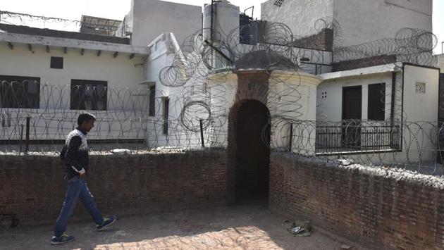 The complex housed one of the four zails (administrative units tasked with revenue collection) in Delhi. (Sushil Kumar/HT PHOTO)