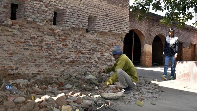 Bawana was established in 1168. It is believed that Jats came to settle here from Taoru, now in Haryana. Before making Bawana their final abode, they spent considerable time at Mehrauli too. (Sushil Kumar/HT PHOTO)