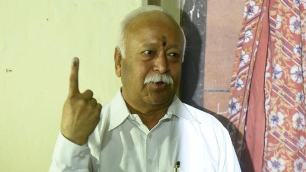 RSS chief Mohan Bhagwat at a polling booth in Nagpur. (sunny shende)