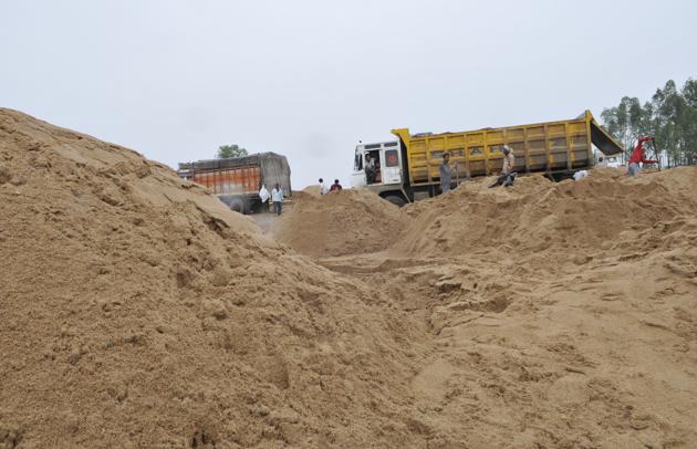 The joint team had gone to take action against the illegal mining of sand and murram (stone). (HT file photo) The joint team had gone to take action against the illegal mining of sand and murram (stone). (HT file photo)