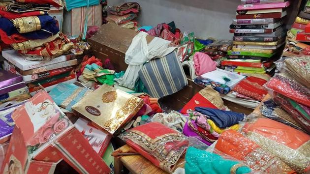 Burglars struck at several shops early on Monday and made off with cash, clothes and groceries worth lakhs.(HT Photo)