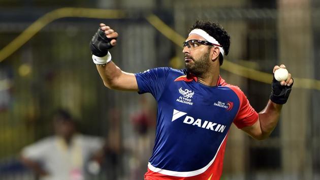 Delhi Daredevils player Yuvraj Singh during practice in 2015. He was auctioned for Rs.16 Crore. (Hindustan Times)