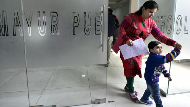 Though the government had given time till February 28, to upload the marks allotted to each applicant, some schools have also put out the marksheet. (Ravi Choudhary/HT File PHOTO) Though the government had given time till February 28, to upload the marks allotted to each applicant, some schools have also put out the marksheet. (Ravi Choudhary/HT File PHOTO)