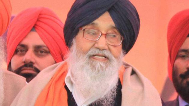 Punjab CM Parkash Singh Badal said the political parties and leaders of Punjab and Haryana should refrain from indulging in gimmicks for cheap publicity at the expense of peace and stability in the state.(PTI file)