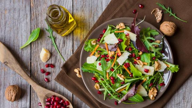 The researchers found that eating more fish and plant-based proteins such as nuts and beans was linked with less pain, regardless of body weight. (Shutterstock) The researchers found that eating more fish and plant-based proteins such as nuts and beans was linked with less pain, regardless of body weight. (Shutterstock)