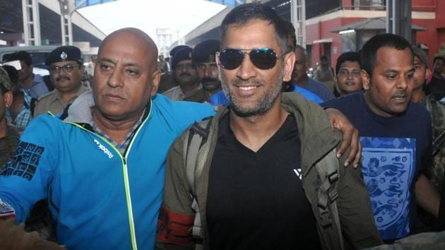 MS Dhoni travelled with the Jharkhand team from Ranchi to Kolkata in train ahead of the Vijay Hazare Trophy.(Subham Jyoti/HT Photo)