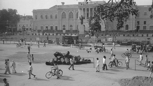 Town Hall in Chandni Chowk in 1970 wore a decongested look.