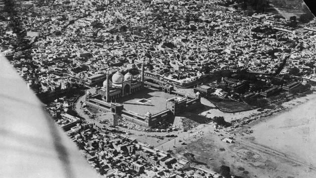 An aerial shot of the Jama Masjid surrounded by the old city in 1933. (Getty Images)