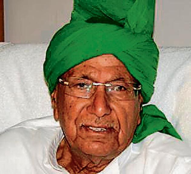 With INLD supremo Om Prakash Chautala in jail, party cadres are in disarray. (HT Photo) With INLD supremo Om Prakash Chautala in jail, party cadres are in disarray. (HT Photo)