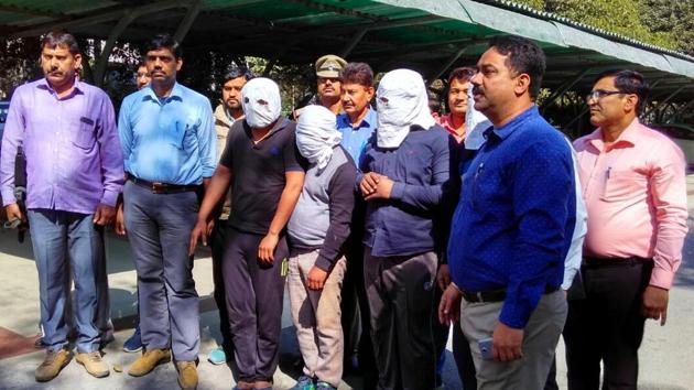 Four members of the ‘Namaste Gang’ in custody of Delhi Police on Thursday. (HT Photo) Four members of the ‘Namaste Gang’ in custody of Delhi Police on Thursday. (HT Photo)