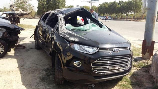 The accident took place at around 3:30 am near Sector 144 on Noida – Greater Noida Expressway.(Sunil Ghosh/HT Photo)