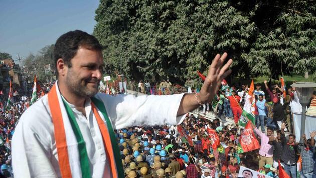 Congress vice-president Rahul Gandhi during a road show of Congress-SP alliance for the forthcoming Uttar Pradesh Legislative Assembly election, in Allahabad on Tuesday.(PTI) Congress vice-president Rahul Gandhi during a road show of Congress-SP alliance for the forthcoming Uttar Pradesh Legislative Assembly election, in Allahabad on Tuesday.(PTI)