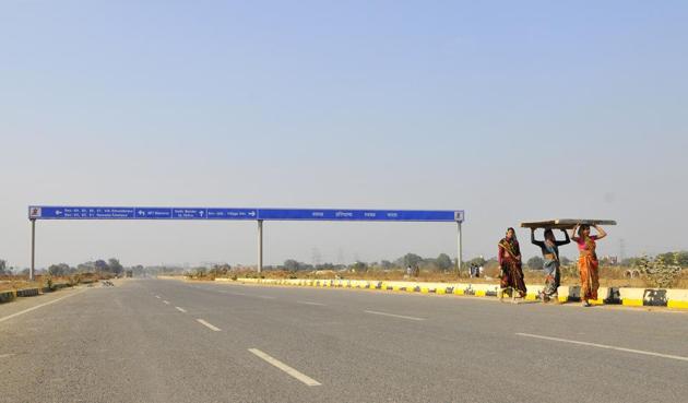 The Dwarka Expressway project has missed several deadlines.(ABHINAV SAHA/HT FILE)