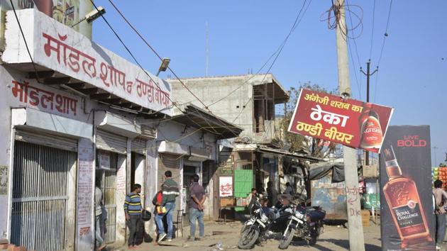 In Ghaziabad, 59 shops, located near different highways, need to be relocated before March 31. (Sakib Ali/HT Photo) In Ghaziabad, 59 shops, located near different highways, need to be relocated before March 31. (Sakib Ali/HT Photo)