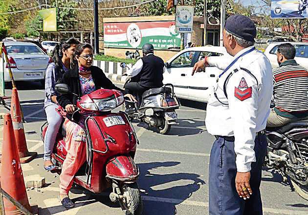 The body cameras would help make the working of the traffic police transparent and keep the higher ups informed of their actions.(HT File Photo)