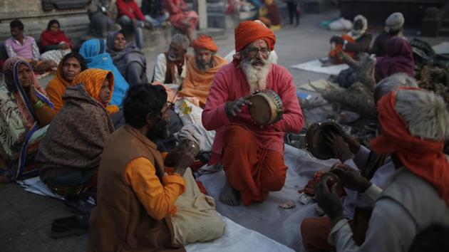 On the other hand, people, on the occasion, are seen dancing and singing in the honor of god Shiva. (Niranjan Shrestha / AP) On the other hand, people, on the occasion, are seen dancing and singing in the honor of god Shiva. (Niranjan Shrestha / AP)
