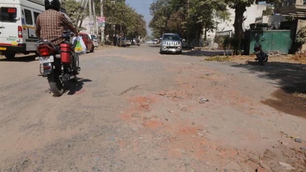 The internal roads in Sushant Lok were last repaired six years ago, according to residents. (Parveen Kumar/HT Photo) The internal roads in Sushant Lok were last repaired six years ago, according to residents. (Parveen Kumar/HT Photo)