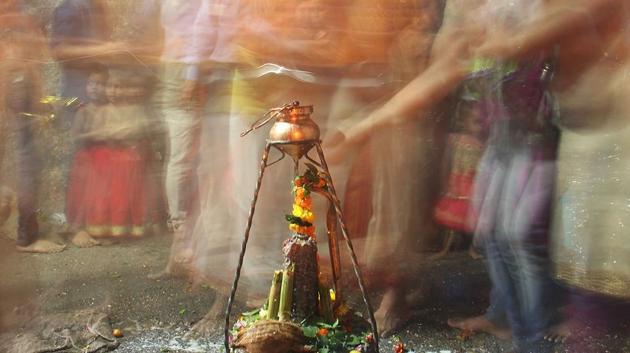 Om Namah Shivaay, the mantra of Shiva, is chanted through the day in temples. (Pramod Thakur/HT PHOTO) 
