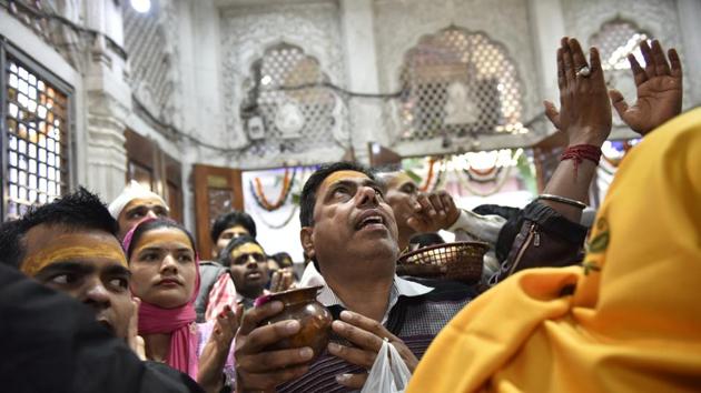 On the occasion of Maha Shivratri devouts thronged the Gauri Shankar Mandir in Old Delhi in New Delhi, India, on Friday, February 24, 2017. (Saumya Khandelwal/HT PHOTO)