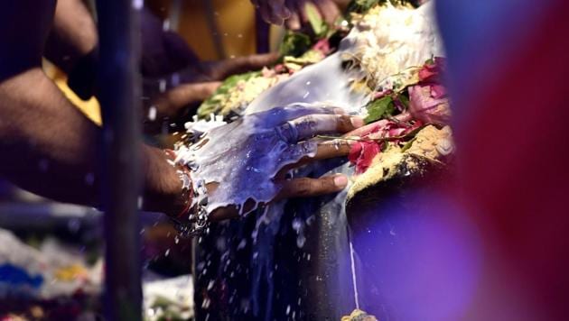 Mahashivratri is celebrated on the Chaturdashi of Krishna Paksha in Phagun, the Hindu lunar month. In pic: The Babulnath Temple in Mumbai. (Arijit Sen/HT PHOTO)