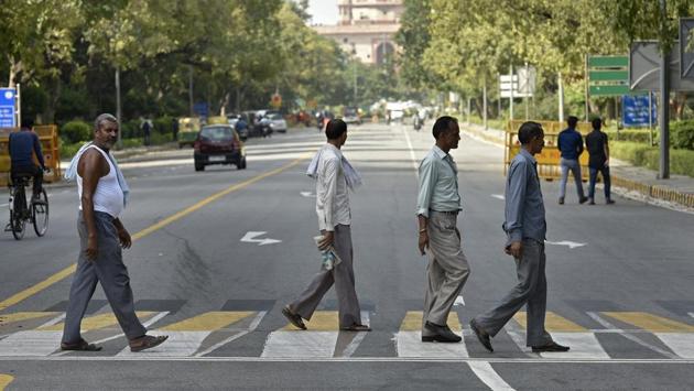Optical illusion: 3D crossings around India Gate will keep speeding  motorists in check