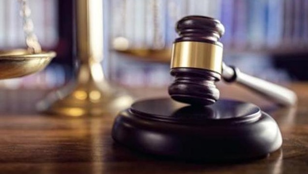 The HC bench of justice Kuldip Singh was hearing a plea of Santosh Kumar, ex-SDO, who had approached court in 2007 alleging victimisation claiming that he had been probed several times but exonerated in each probe but VB had again initiated an inquiry.(HT Representative Image)