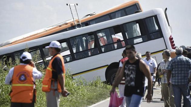 Photo released by Agencia Rosario via Noticias Argentinas shows two buses after they crashed at the national route 33 in Perez, Santa Fe province, Buenos Aires.(AFP Photo)