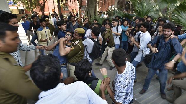 Police intervene in a clash between ABVP activists and students at Ramjas College earlier this week.(Raj K Raj/HT Photo)
