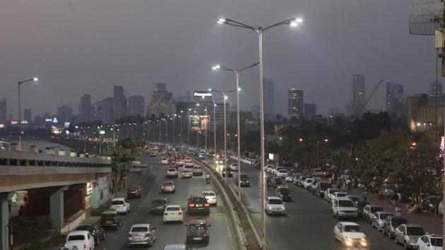 The South Corporation’s mega project of last year — replacement of two lakh streetlights with LEDs — is in limelight for the wrong reasons now, as many of them were stolen by miscreants.(HT Photo for representational purpose only)