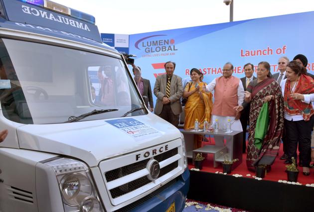 Rajasthan chief minister Vasundhara Raje launches the RAHAT ambulance in Jaipur on Saturday.(Prabhakar Sharma/HT PHOTO.)
