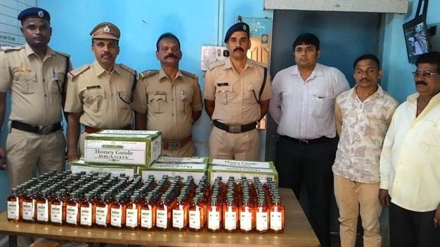 A man was arrested and 369 cartons of illegal liquor, worth Rs 25 lakh, smuggled from Haryana were seized at Yamuna bridge checkpost in Kairana of Shamli district. (HT File Photo) A man was arrested and 369 cartons of illegal liquor, worth Rs 25 lakh, smuggled from Haryana were seized at Yamuna bridge checkpost in Kairana of Shamli district. (HT File Photo)