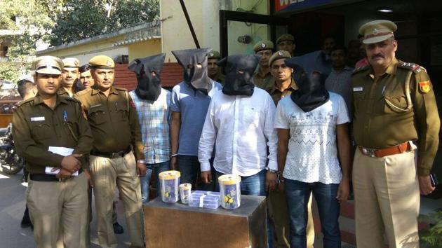 The contract killers Sushil, Amit, Sunil and Ramesh in police custody. (HT Photo) The contract killers Sushil, Amit, Sunil and Ramesh in police custody. (HT Photo)