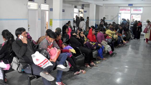 A woman, who is undergoing treatment at a hospital in Dehradun, was tested positive for H1N1. (HT File Photo) A woman, who is undergoing treatment at a hospital in Dehradun, was tested positive for H1N1. (HT File Photo)