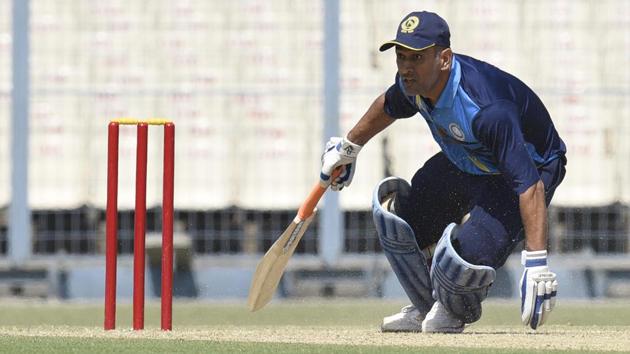 Jharkhand cricket team Skipper MS Dhoni scored 129 off 107 balls against Chattisgarh in their Vijay Hazare Trophy match at Eden Gardens on Sunday.(Samir Jana/HT PHOTO)