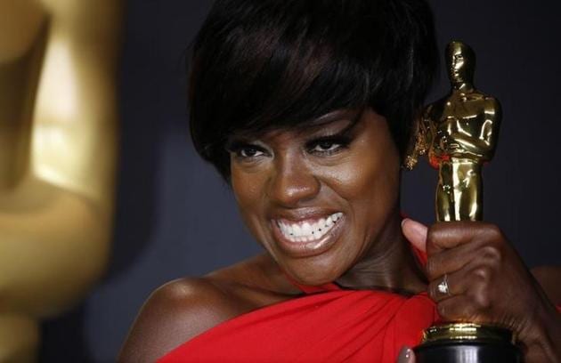 Watch A Teary Viola Davis Give An Emotional Speech After Winning Oscar For Fences Hindustan Times