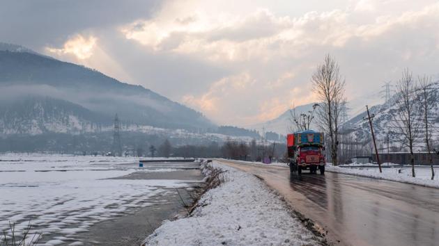 A truck plies on the national highway between Baramulla and Uri. (Nilakkhya Dutta) A truck plies on the national highway between Baramulla and Uri. (Nilakkhya Dutta)