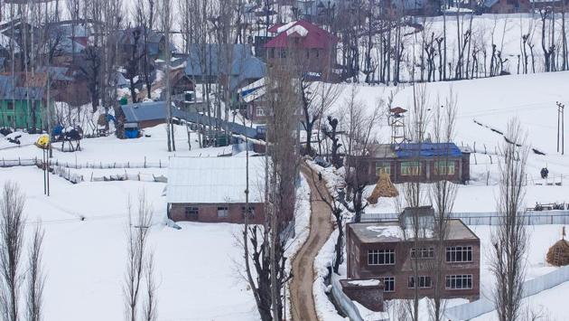 A meandering road winds its way through a small village near Reidi , 25 Kms from Kupwara town. (Prasun Mitra) A meandering road winds its way through a small village near Reidi , 25 Kms from Kupwara town. (Prasun Mitra)